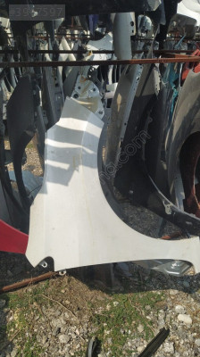 Toyota Corolla 2015 model sağ ön çamurluk hatasız
