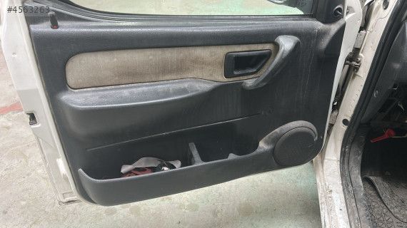 Peugeot partner sol kapı döşeme araçtan sökme