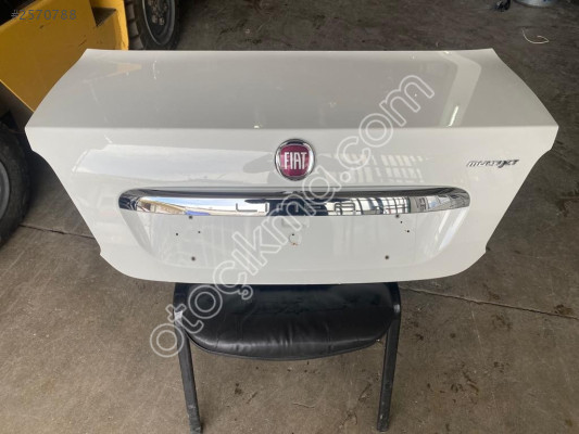 2015 Fiat Linea arka bagaj kapağı