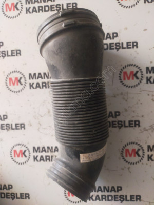 AUDİ Q3 HAVA FİLTRE BORUSU 5Q0129684C 04E129651C