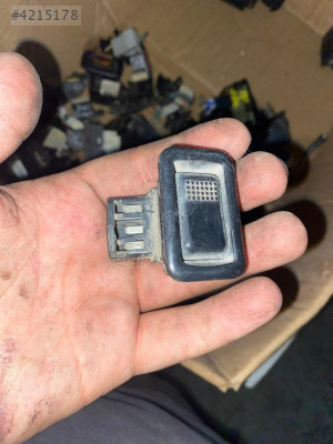 MİTSUBİSHİ LANCER 90-93 TEKLİ CAM DÜĞMESİ-ALKO OTOMOTİV