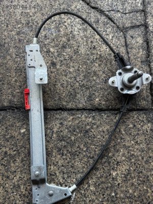Fiat linea sağ arka cam kirkosu