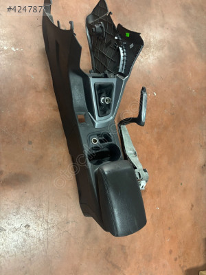 FORD FOCUS 3 TİTANYUM ARA KOL DAYAMALI KONSOL TAM TAKIM