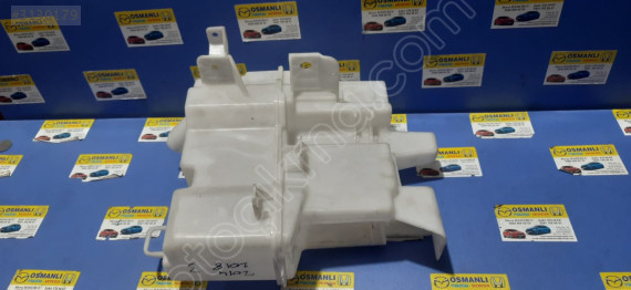 Mazda Cam Su Bidonu
