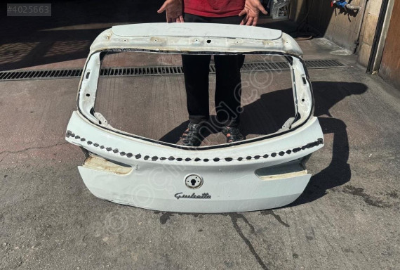 ALFA ROMEO GULIATTA BEYAZ BAGAJ KAPAĞI ORJINAL LOKALLIK