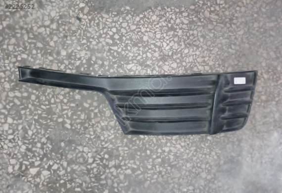 8V3807682M 17-20 A3 HATCHBACK ORJ ÇIKMA SİS FAR KAPAĞI SAĞ