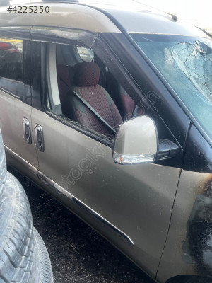 FIAT DOBLO SAĞ ÖN KAPI