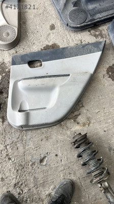 Hyundai accent era sağ arka kapı iç yüzü bakalit