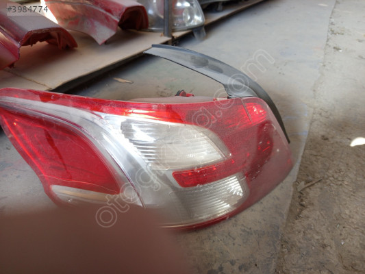 Peugeot 301 sağ arka stop