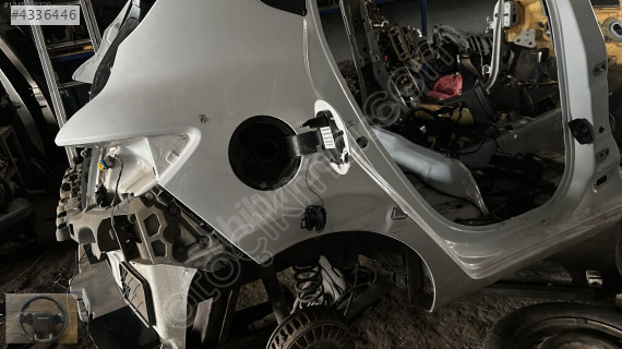 RENAULT CLİO 4 SAĞ ARKA ÇAMURLUK BURSA MG