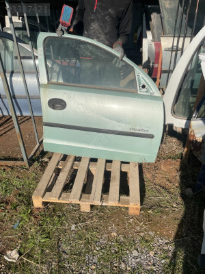 OPEL CORSA C SAĞ ÖN KAPI