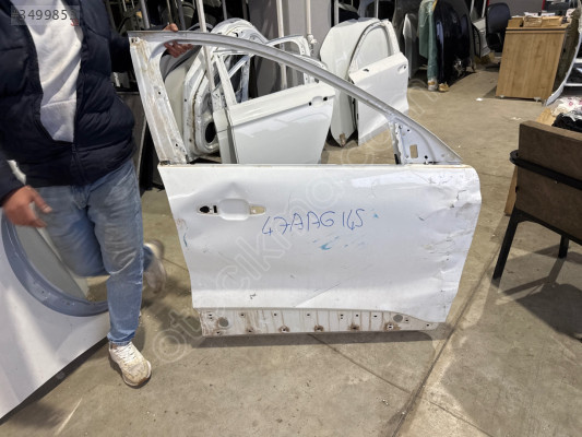 Ford Kuga sağ ön kapı