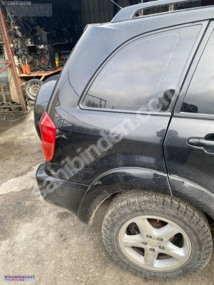 TOYOTA RAW 4 SAĞ ARKA ÇAMURLUK