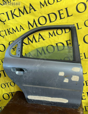 FORD MONDEO SAĞ ARKA KAPI