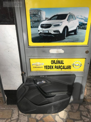 opel astra j sağ ön kapı döşemesi