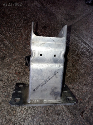 8W0807134 16-19 A4 ORJ. ÇIKMA ÖN TAMPON DEMİR AYAĞI SAĞ