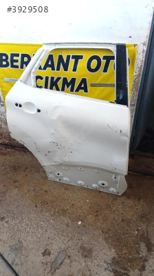 Renault Captur sağ arka kapı