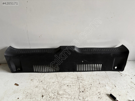 RENAULT CLİO 4 BAGAJ EŞİK KAPLAMASI