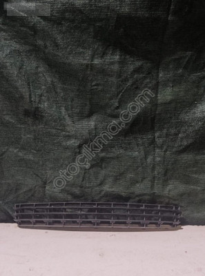 AUDİ A4 2001-05 ÖN TAMPON ORTA IZGARA ÇIKMA 8E0807647
