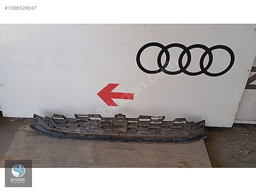 AUDİ A3 2021-2203 TAMPON ORTA IZGARASI