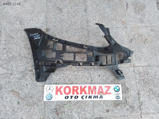 MERCEDES C KASA W205 SAĞ ÖN FAR BRAKETI