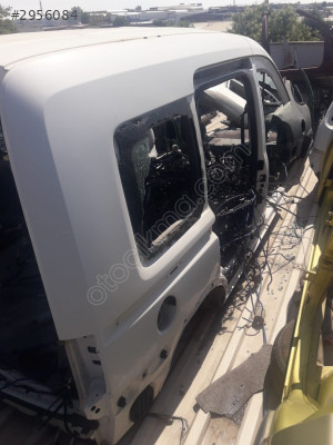 Corsa C  sağ  arka  yan ve tavan 2003model
