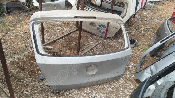 Hyundai i30 model 2009 arka bagaj kapağı