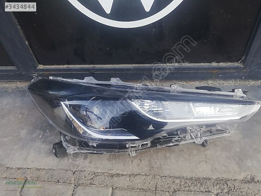 TOYOTA COROLLA CROSS ÇIKMA ORJİNAL SAĞ FAR