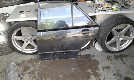 MERCEDES 190 SOL ARKA KAPI DOLU