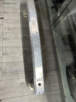 Peugeot 5008 ön tampon demiri