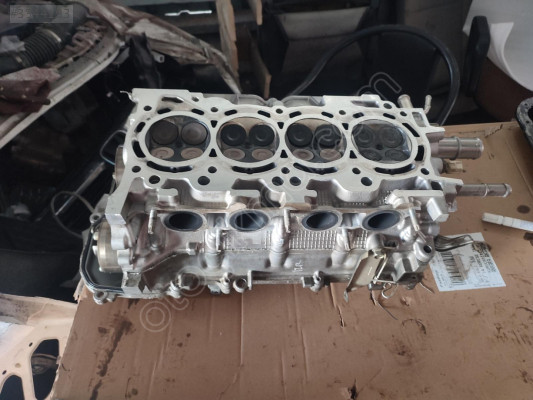 Toyota Avensis 1.6 silindir kapağı