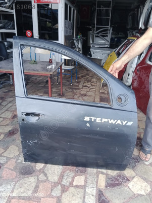 Dacia Duster sağ ön kapı