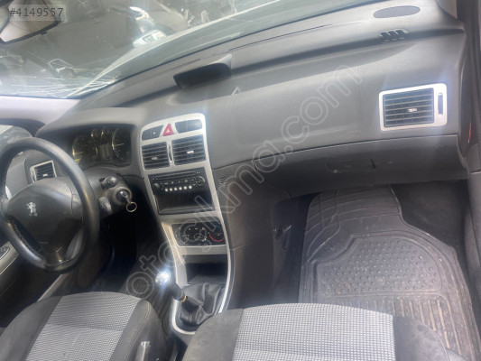 Peugeot 307 ön göğüslü