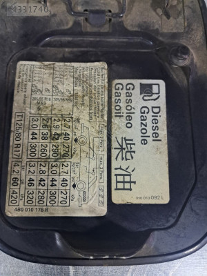 AUDİ A6 DIŞ DEPO KAPAĞI 4B0010176R