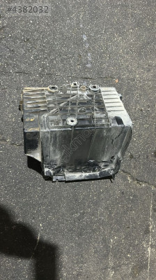 2010 RENAULT KANGOO 3 1.5 DİZEL ÖNDEN MARŞLI AKÜ ALTLIĞI