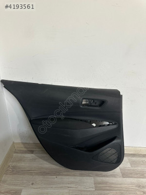 TOYOTA COROLLA SOL ARKA KAPI DÖŞEMESİ 67618-X1