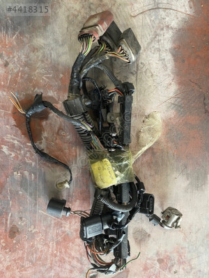 VOLKSWAGEN GOLF MOTOR TESİSATI 036971824