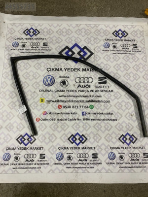 VOLKSWAGEN POLO  HATCHBAK  SAĞ ÖN KAPI CAM FİTİLİ