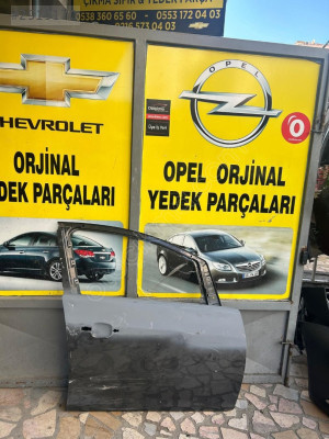 Opel astra j sağ ön kapı