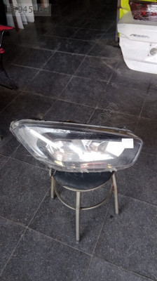 Ford courier sağ ön far siyah zemin