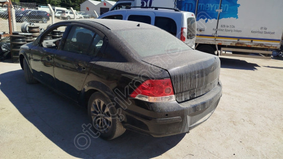 Astra h sedan sol arka kapı