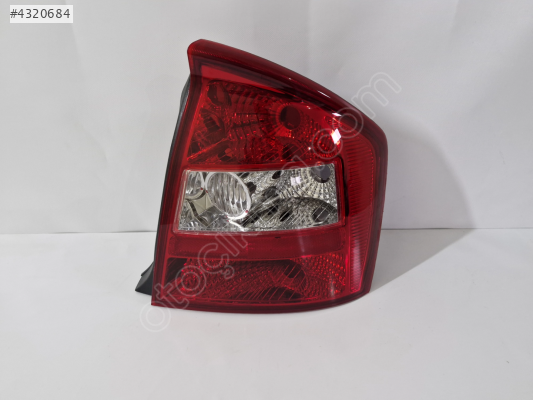 KİA CERATO SEDAN SAĞ ARKA STOP LAMBASI SIFIR 2004-2006