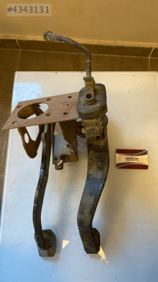 fiesta 2005 1.4 dizel debriyaj pedalı merkezi ve fren pedalı