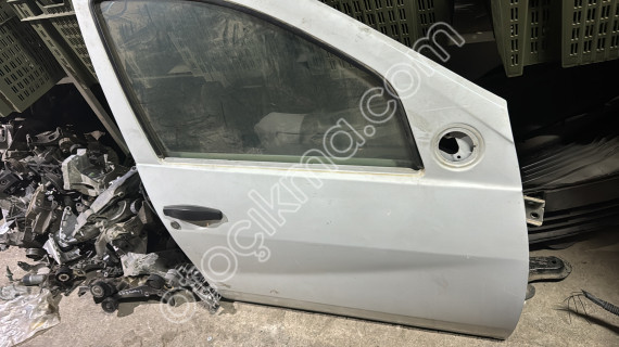 Dacia Duster Çıkma Sağ Ön Kapı Komple