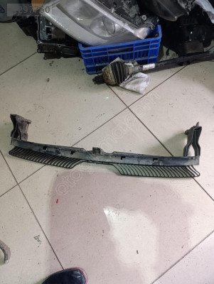 Volkswagen Tiguan ön tampon orta braket orjinal çıkma parça