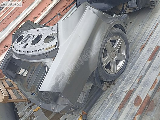 Chrysler 300 c orjinal hatasız boyasız kaporta aksamları