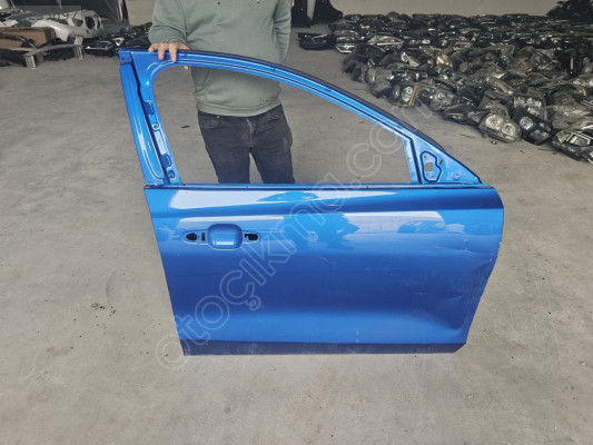 2019/2025 FORD FOCUS LACİVERT SAĞ ÖN KAPI ORJINAL LOKALLIK