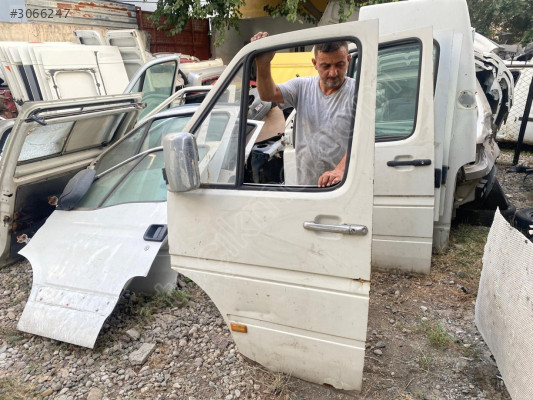 MERCEDES SPRİNTER SOL ÖN KAPI KİLİDİ 98-07 MODEL