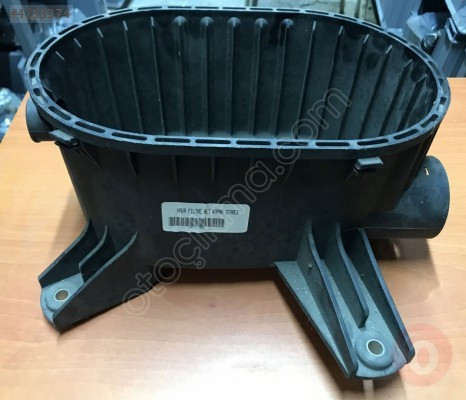 Hyundai Starex Hava Filtre Alt Kapağı.