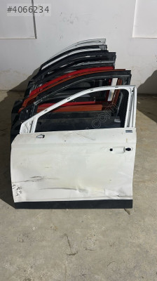Seat arona 17-24 sol ön kapı ufak hasarlı